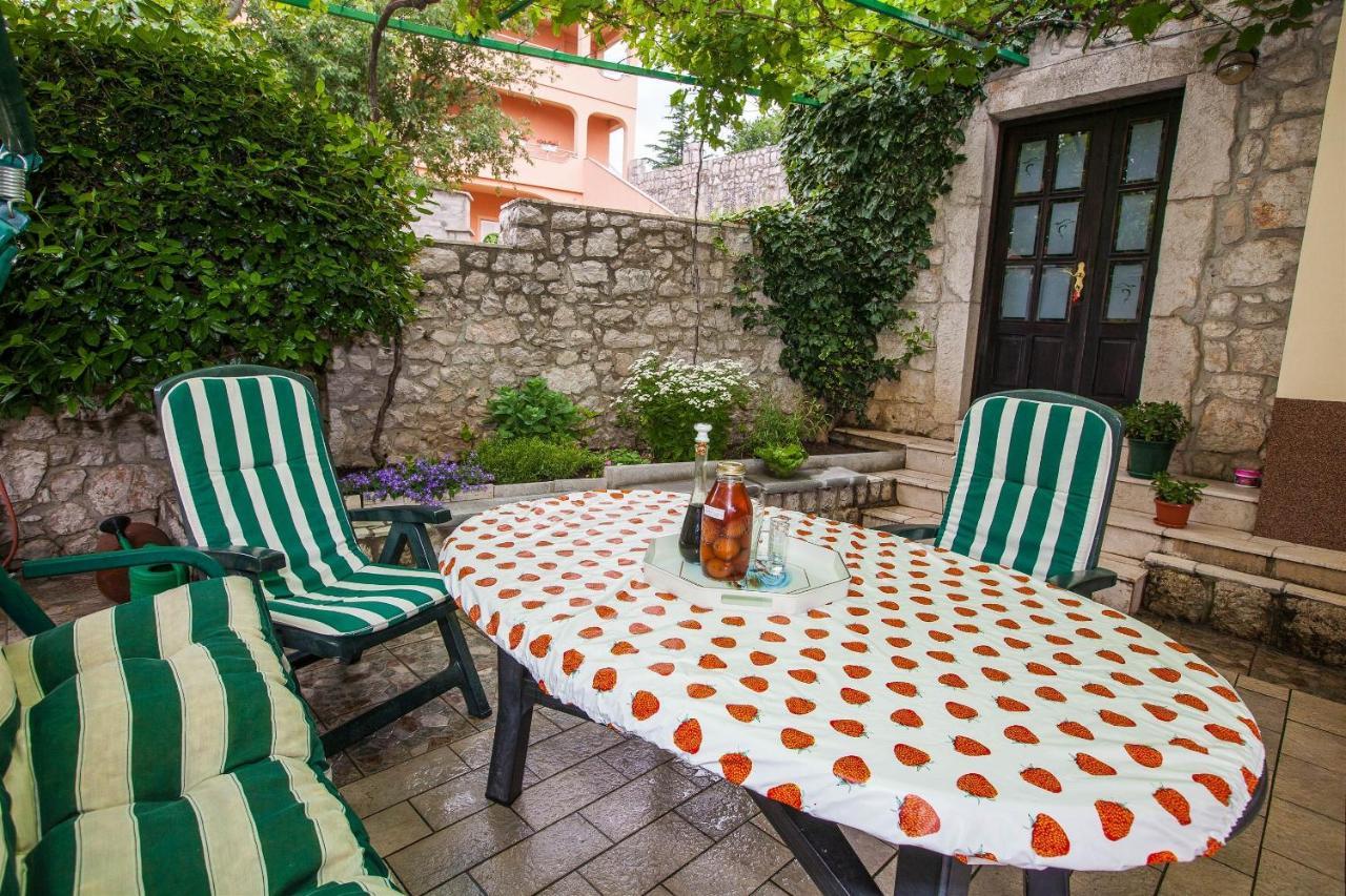 Apartments With A Parking Space Crikvenica - 11307 Exterior foto